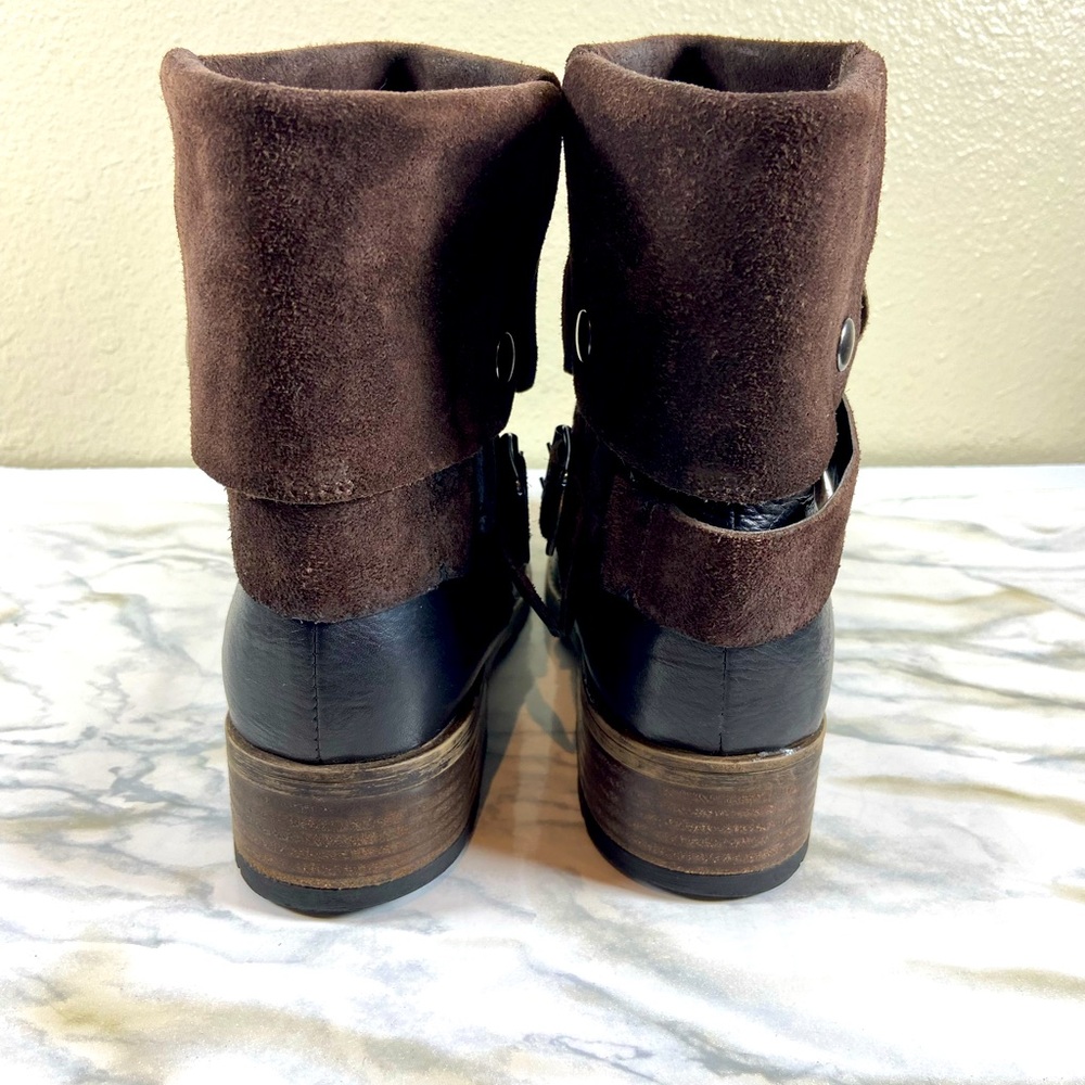 Clarks Ankle Leather booties size 9.5 suede snap ,cuff,round toe.Good Condition - Picture 4 of 5